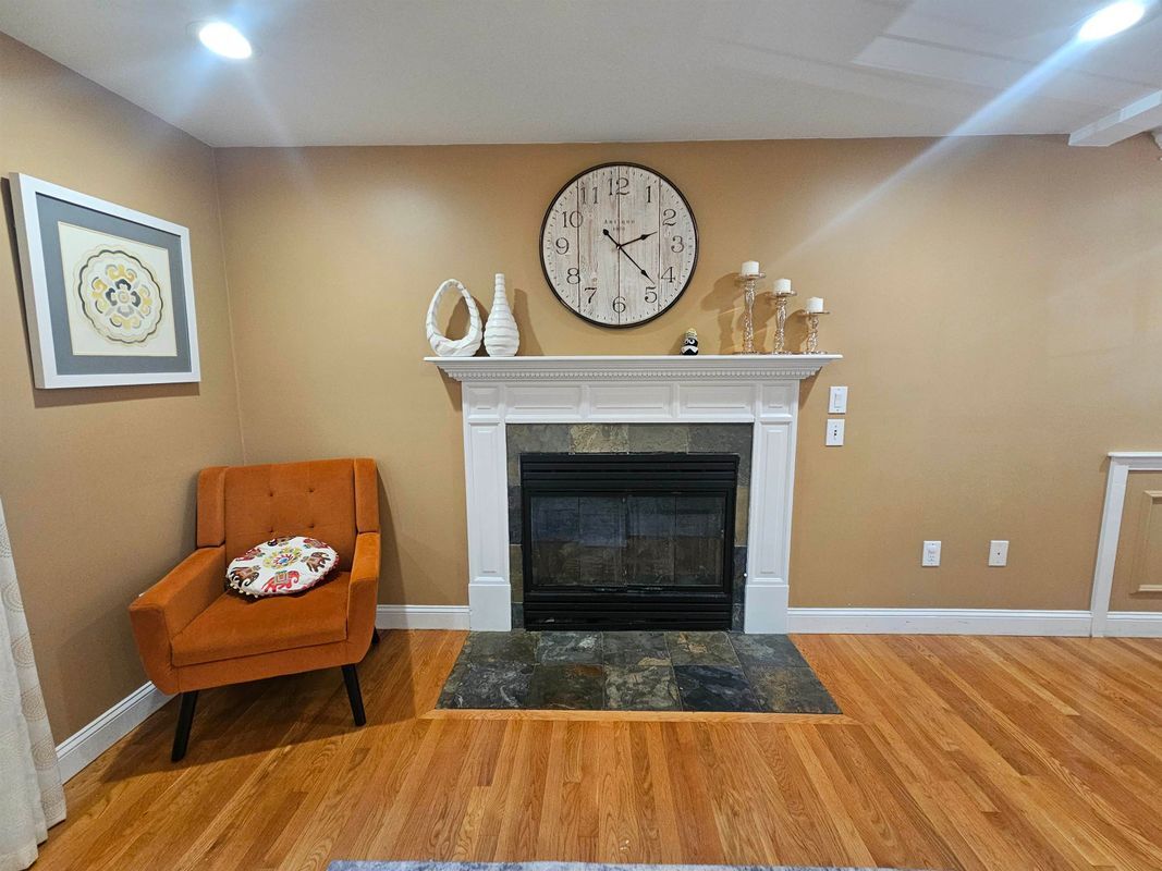 Building Photo - 9 Hibiscus