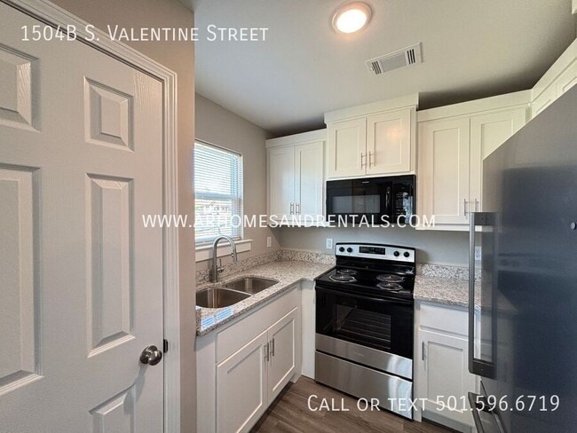Building Photo - 1504B S. Valentine Street-