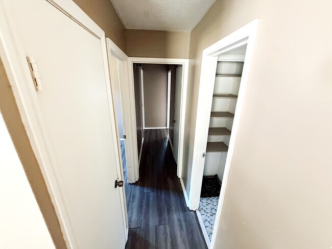 Building Photo - 501 Wynhurst Ct