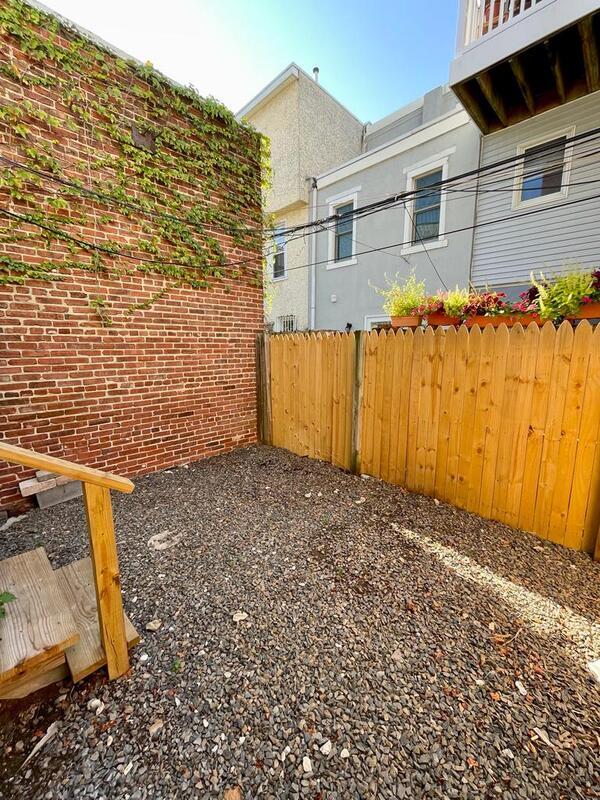 Building Photo - 1832-34 Callowhill St