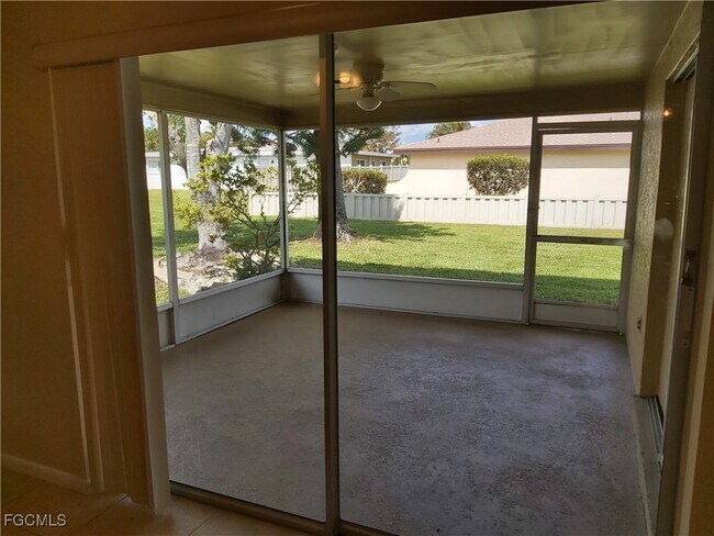 Building Photo - 3817 SE 11th Ave