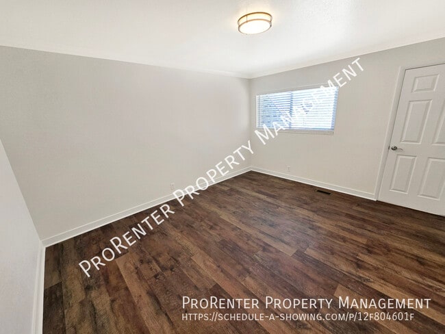 Building Photo - 975 Essex Ct Way