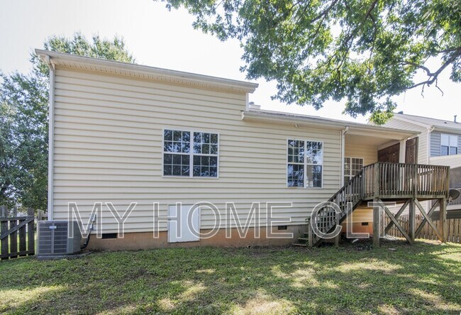Building Photo - 15012 Rothesay Dr