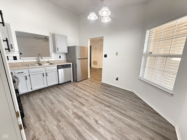 Building Photo - 776 Alvey Ct