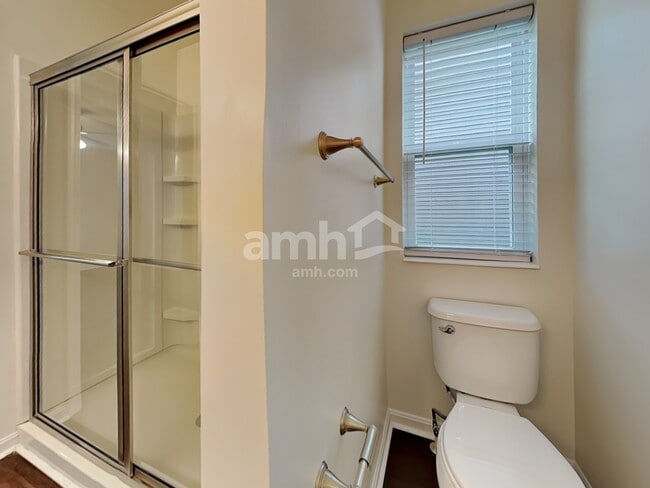 Building Photo - 724 Mary Ln Ext