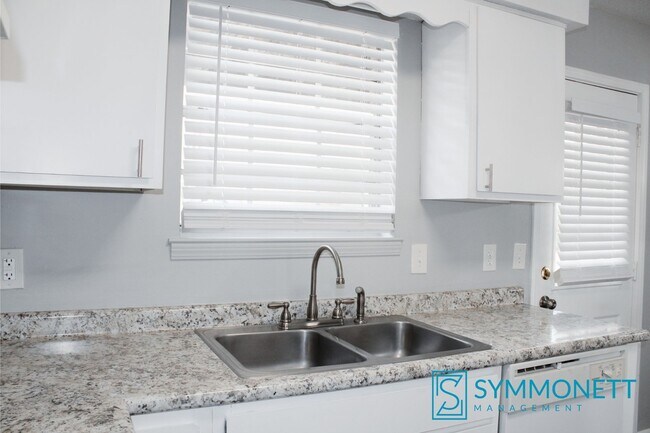 Building Photo - Limited-Time Move-In Special! - Free RING Camera!