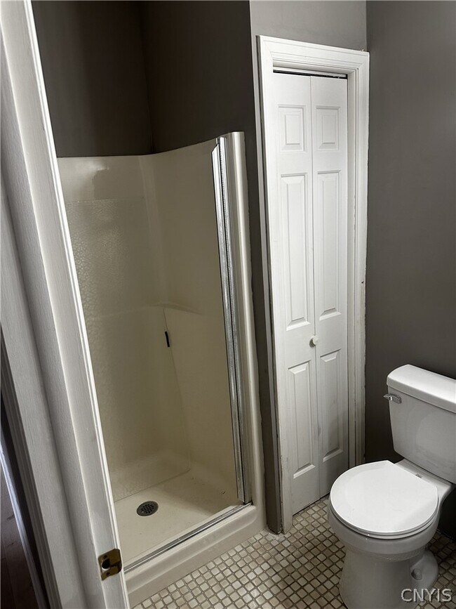 Building Photo - 10 Foery Dr