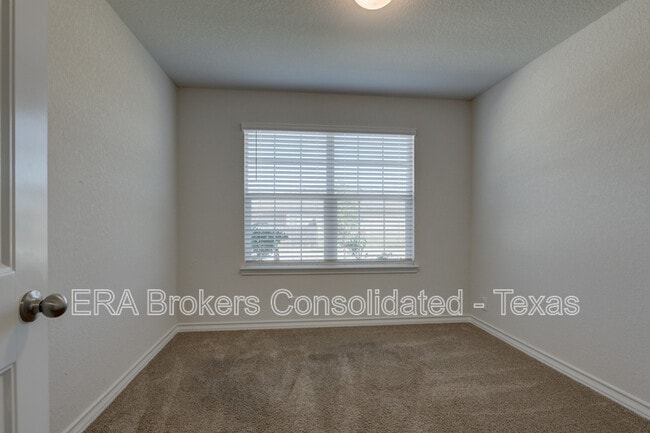 Building Photo - 121 Little Wichita