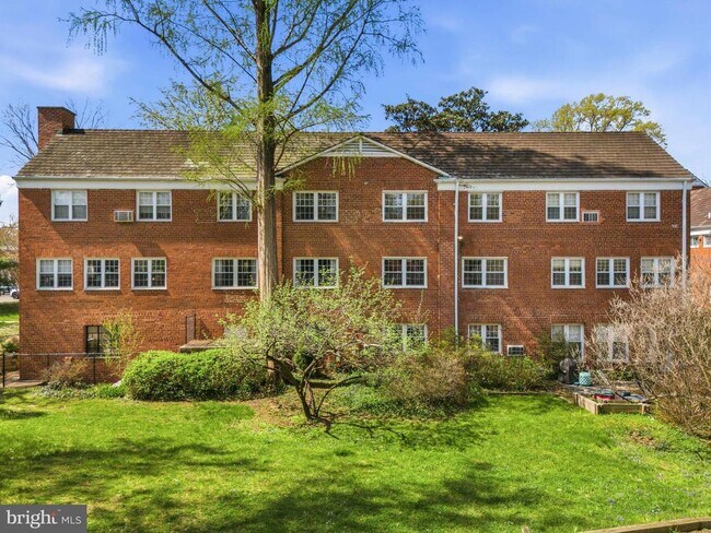 Building Photo - 1615 Mt Eagle Pl