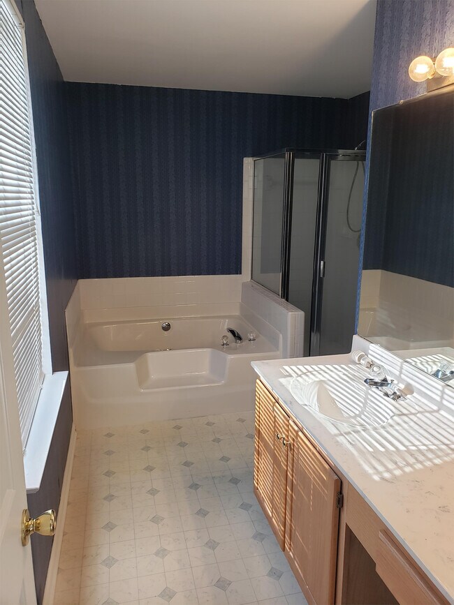 Building Photo - 9824 Aaronda Ct