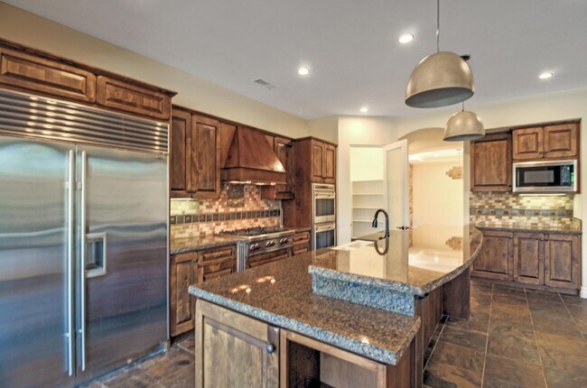 Building Photo - 81075 Giacomo Way