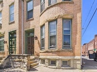 Building Photo - 242 Harris St