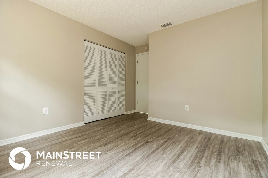 Building Photo - 8010 Hathaway Dr