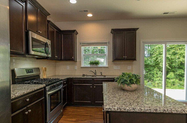 Building Photo - Stunning 4-Bed Home in Wendell with Granit...