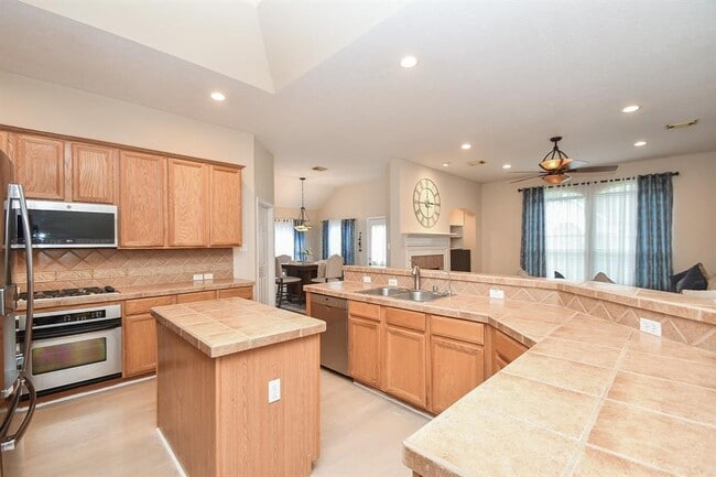 Building Photo - 7835 Stone Oak Ct