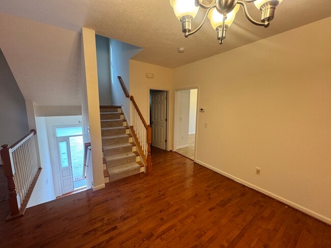 Building Photo - 2195 Deyerle Ave