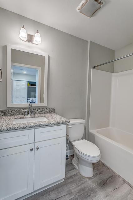 Building Photo - 9009 Banyan Beach Dr