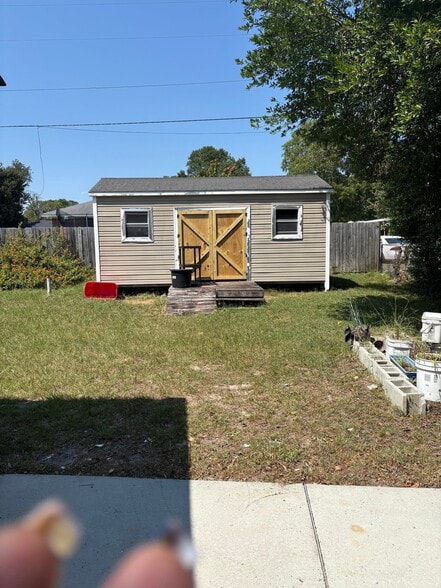 Building Photo - 7119 Nancy Ave