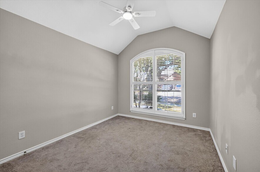 Building Photo - 2503 Windgate Ln