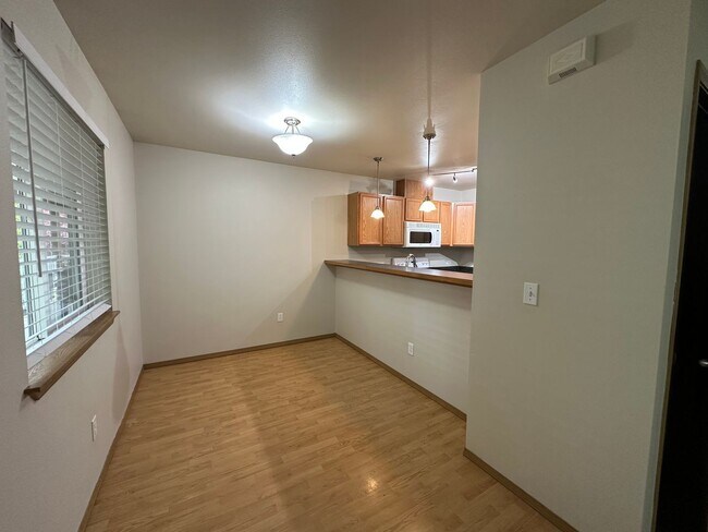 Building Photo - 5752 Legoe Ave