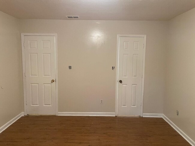 Building Photo - Conyers Duplex