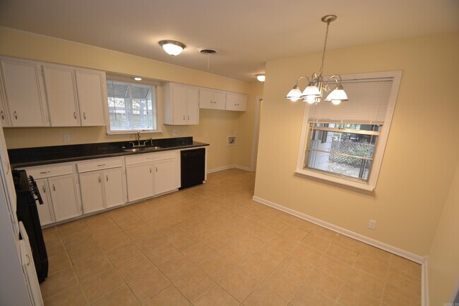 Building Photo - 5709 Windamere Dr