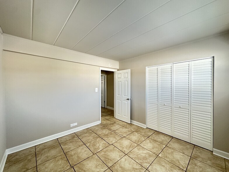 Building Photo - 3820 25th Ave