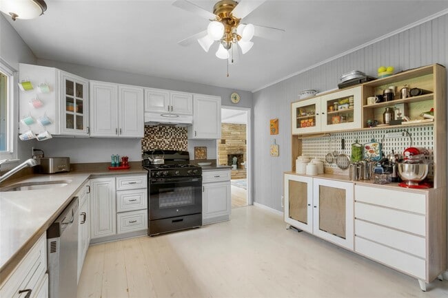 Building Photo - 50 Puritan Dr