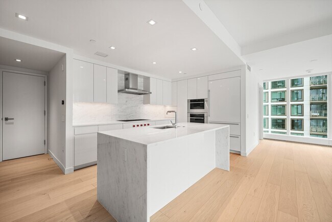 Building Photo - 150 Seaport Blvd