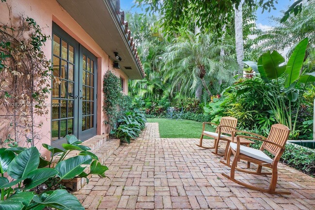 Building Photo - 226 Chilean Ave