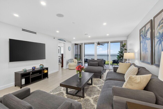 Building Photo - 840 Ocean Dr