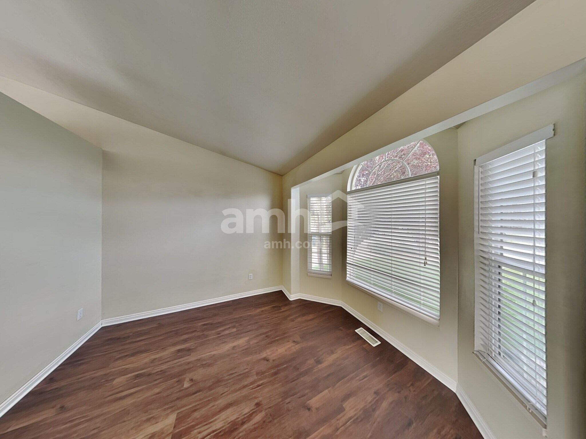 Building Photo - 111 W 1275 N