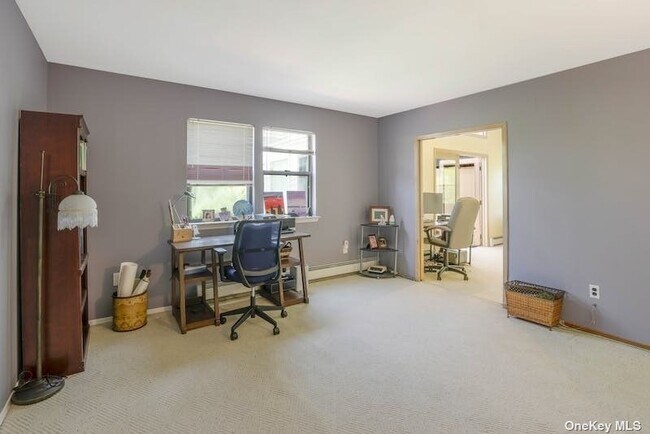 Building Photo - 2 Castle Ct