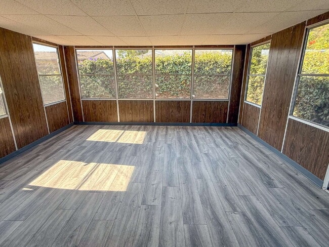 Building Photo - Remodeled 3 Bedroom Home