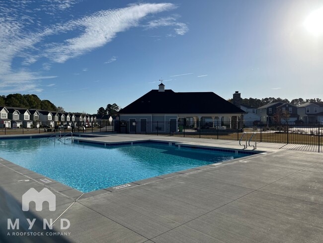 Building Photo - 807 McKenzie Pk Ter