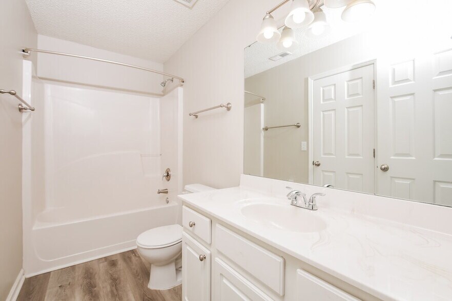 Building Photo - 6004 Silkwater Ct