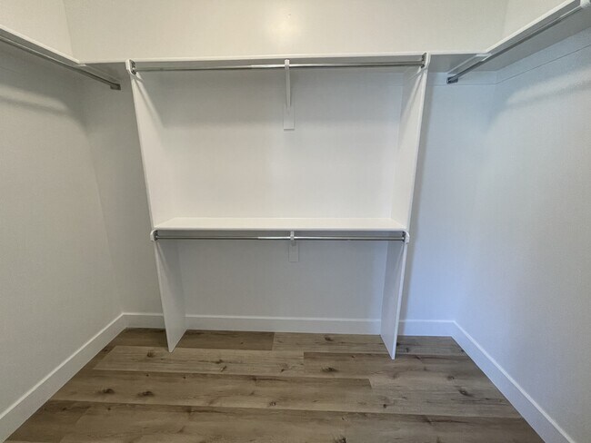 Building Photo - 1957 Fielding Hill Ln