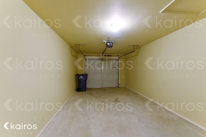 Building Photo - 3900 Thomas St