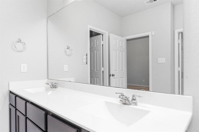 Building Photo - 5406 Rustic Ruby Dr