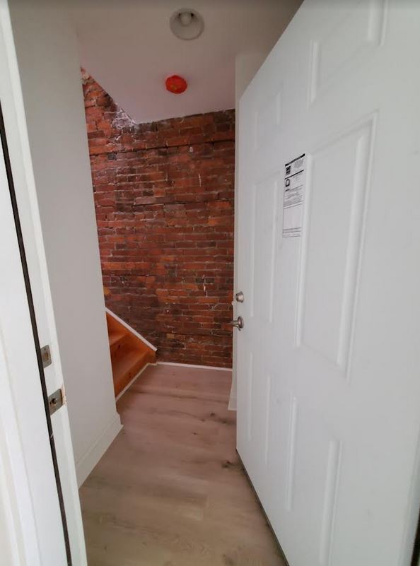 Primary Photo - 135 W Washington Ln