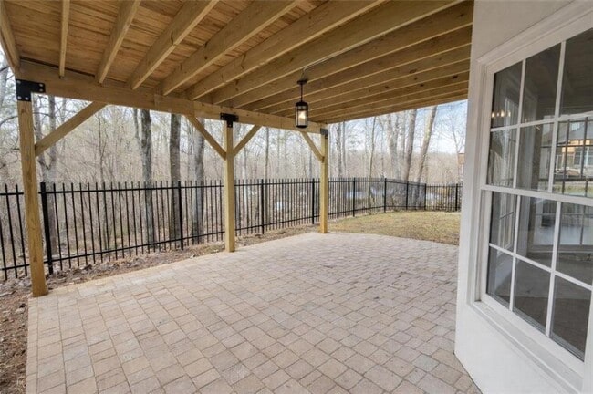 Building Photo - 1430 Hillcrest Heights