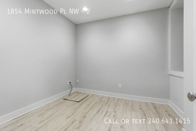 Building Photo - 1854 Mintwood Pl NW