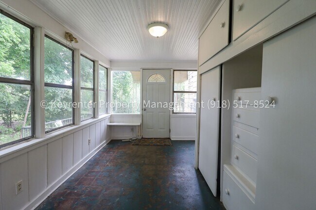 Building Photo - 3322 E 23rd St