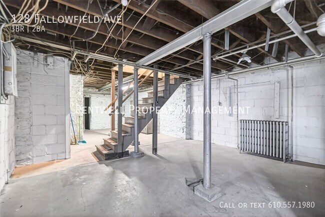 Building Photo - 128 Fallowfield Ave