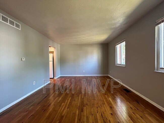 Building Photo - 3029 Rotunda Ct N