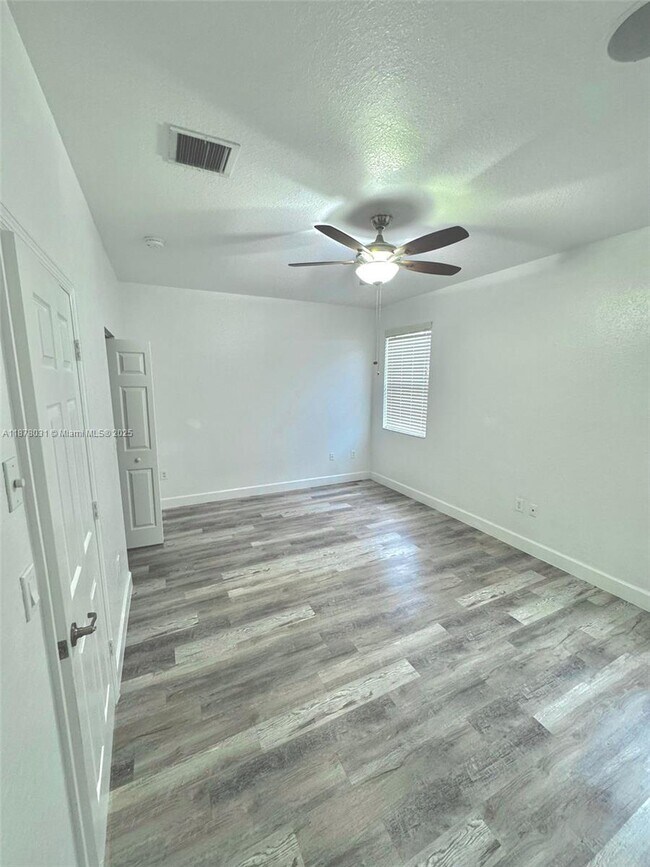 Building Photo - 4260 SW 164th Ct