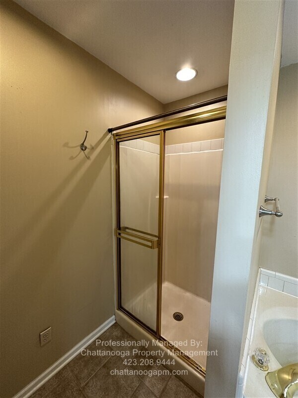 Building Photo - 7420 Hamilton Run Dr