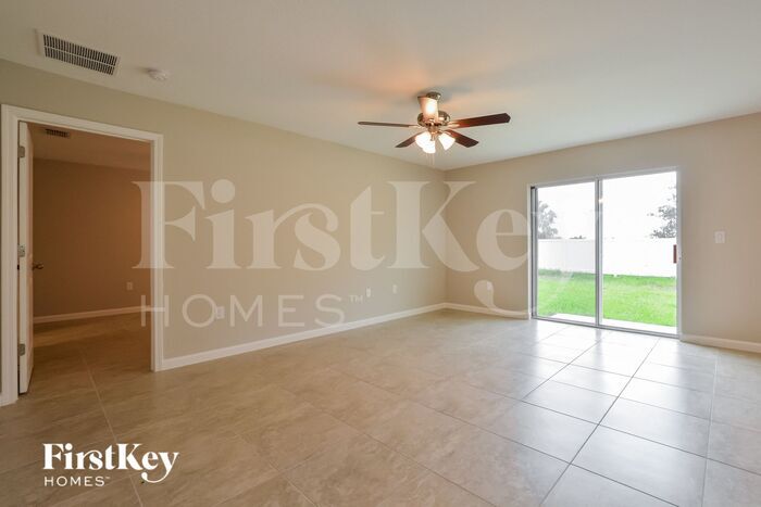 Building Photo - 465 Earhart Dr