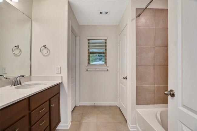 Building Photo - 9403 Castillo Ct