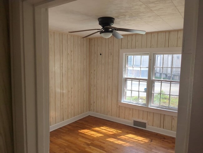 Building Photo - 3611 Blue Ridge Blvd